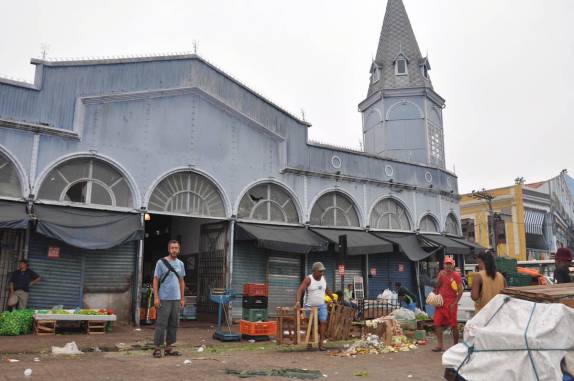 Em frente ao 'Mercado de Ferro', no Mercado Ver-o-Peso, em Belém - PA